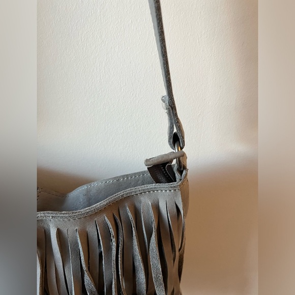 Cut n’ Paste Leather Gray Crossbody Bag with Fringe - Picture 4 of 15